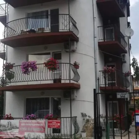 Стаи За Гости Пролет Homestay Tsarevo