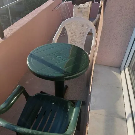Стаи За Гости Пролет Homestay *